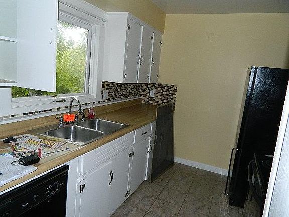 4th image of 405 E Dorothy Ln