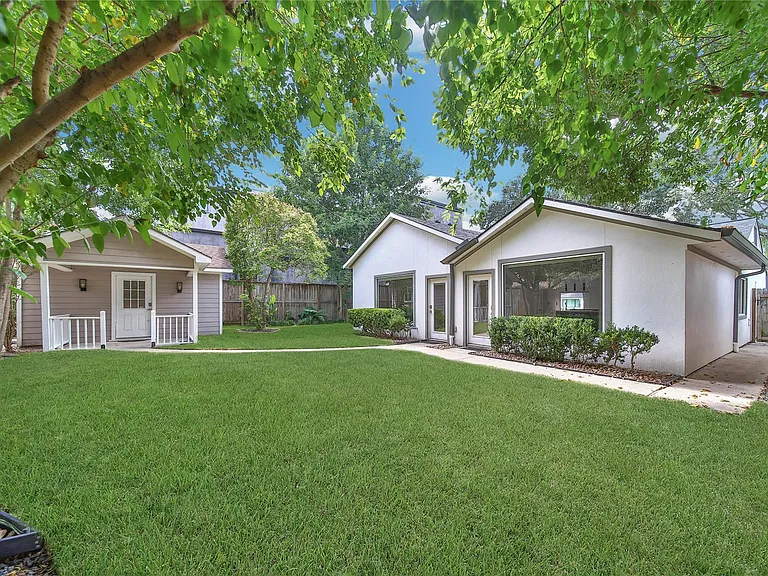 2206 Saxon Dr — Photo 41