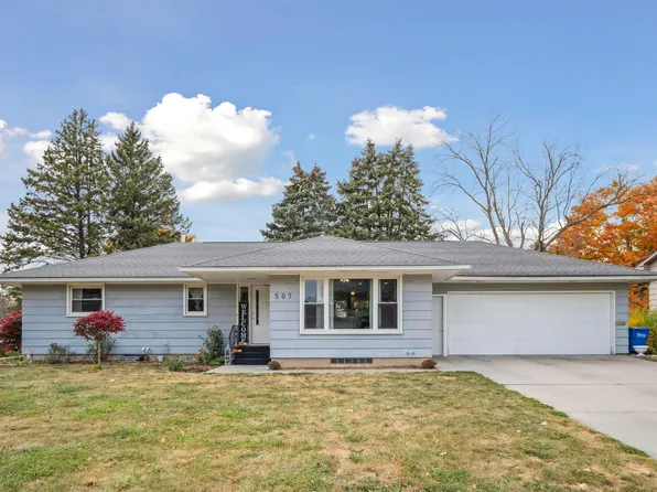 507 2nd St, Grundy Center, IA 50638