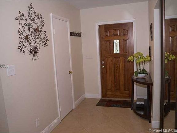 3rd image of 3753 Estepona Ave