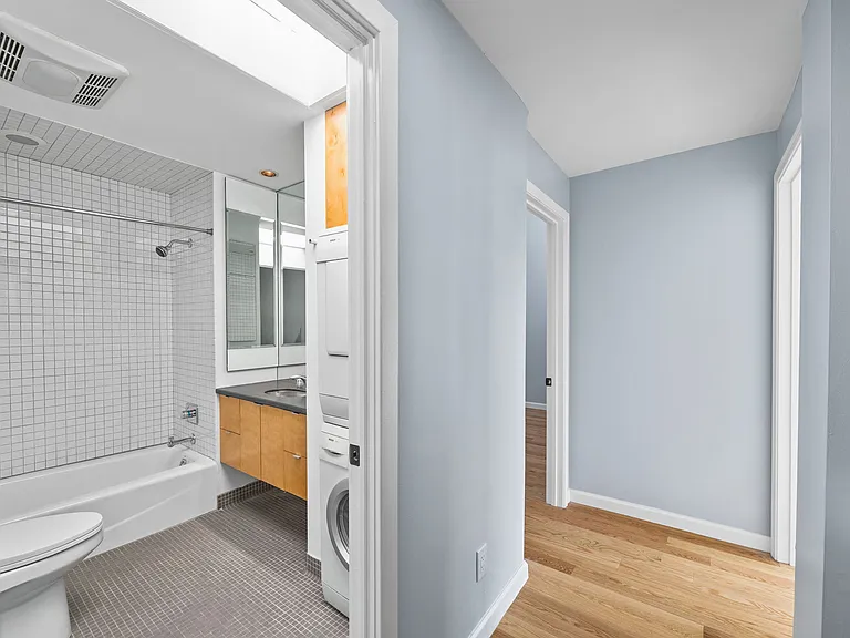 1130 Lombard St — Photo 25