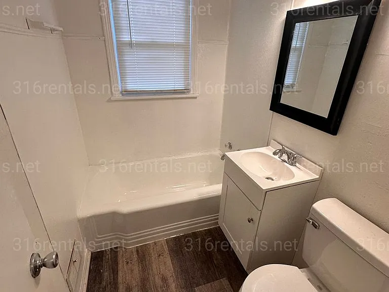 1707 N Harding Ave — Photo 5