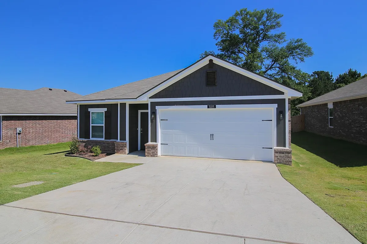 Building Photo - 3105 Mesa Dr