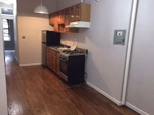 Rented by Premier Metro Realty Corp | media 20