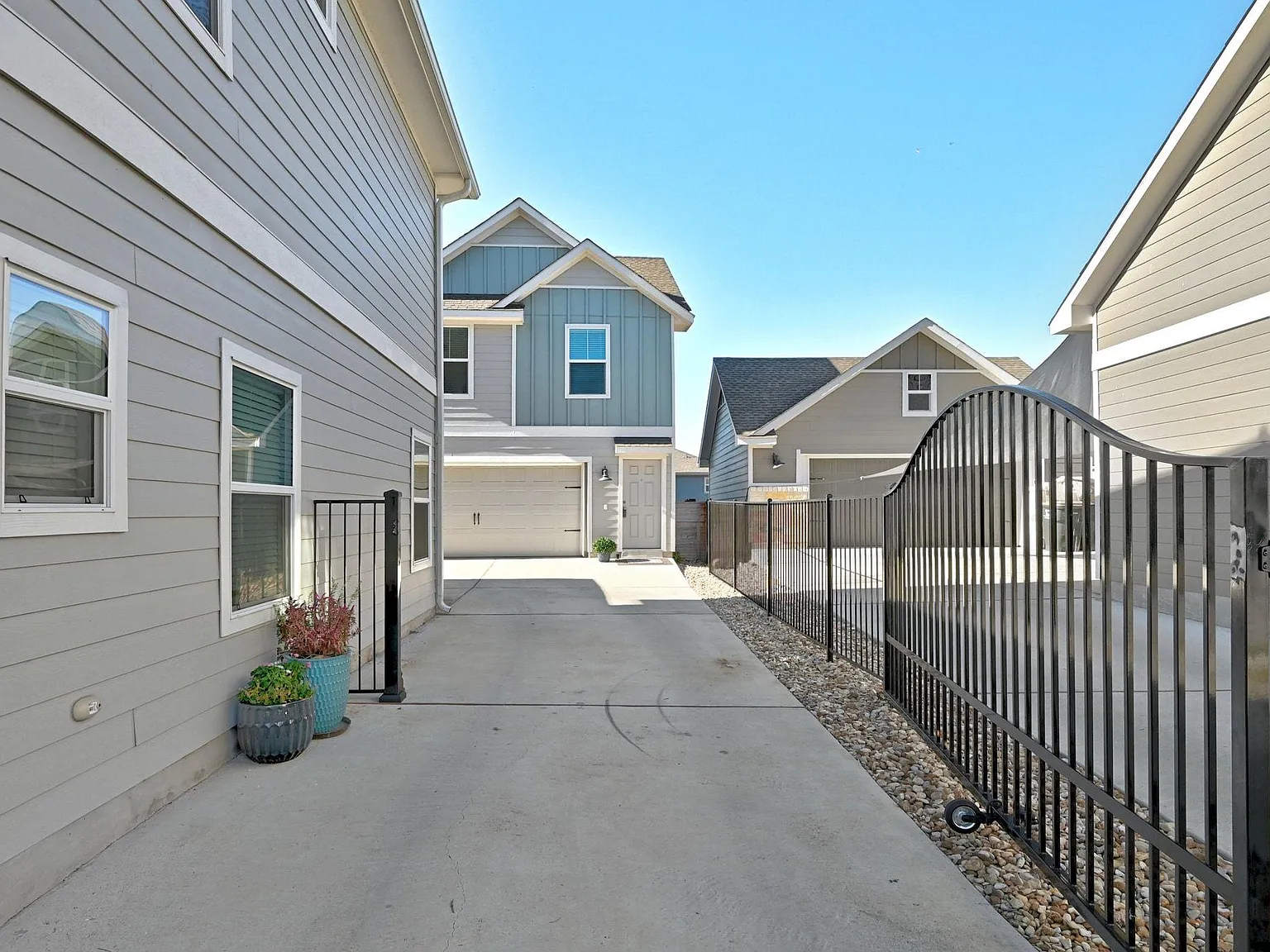 1 bed, 575 sqft, $1,300 — Photo 3