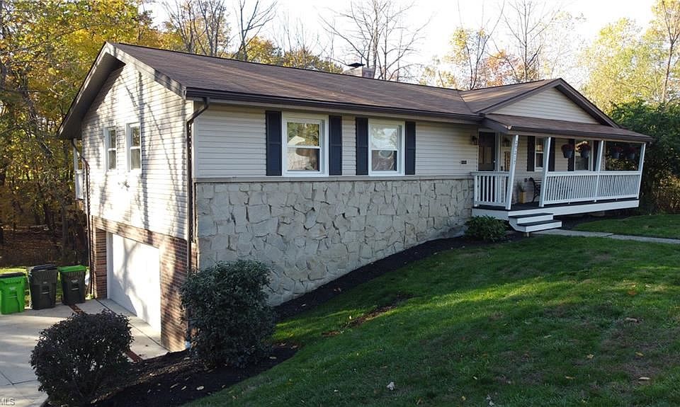 1st image of 29217 Beechwood Dr