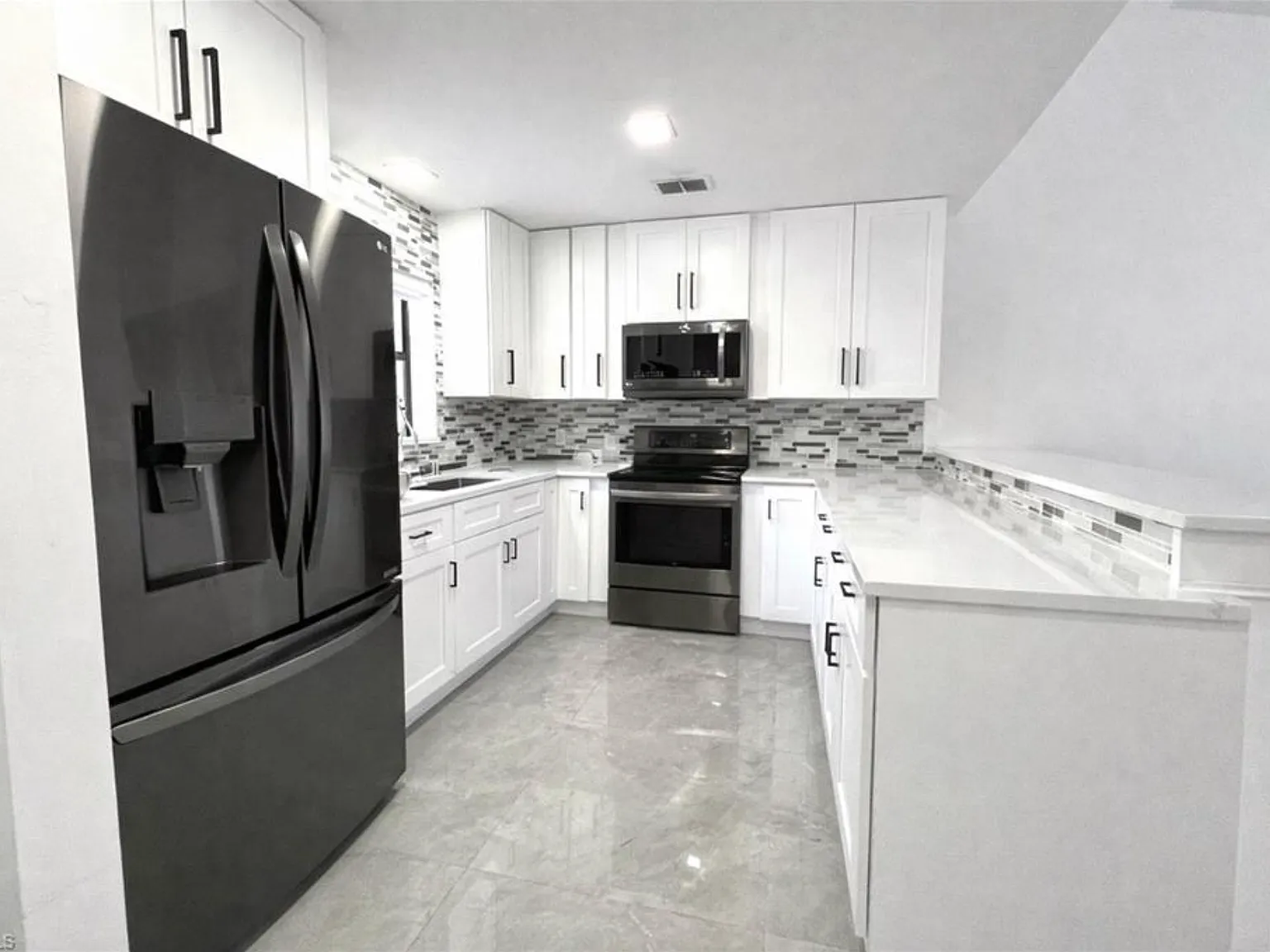 3 bed, 1824 sqft, $3,000 — Photo 4