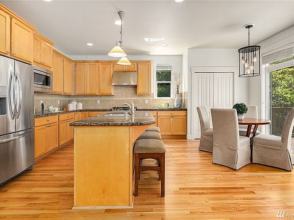 4th image of 7013 Silent Creek Ave SE