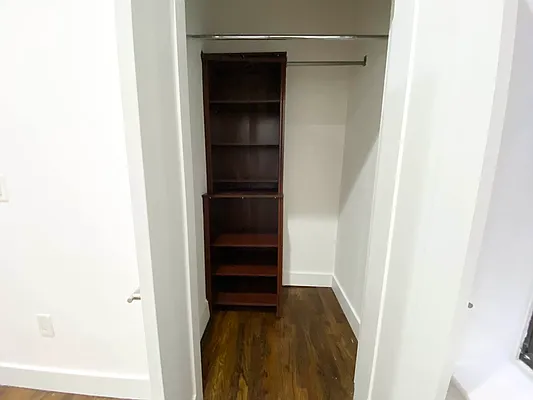 Rented by EastMount Realty LLC | media 41