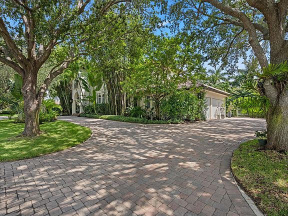 3rd image of 4699 Gleneagles Drive