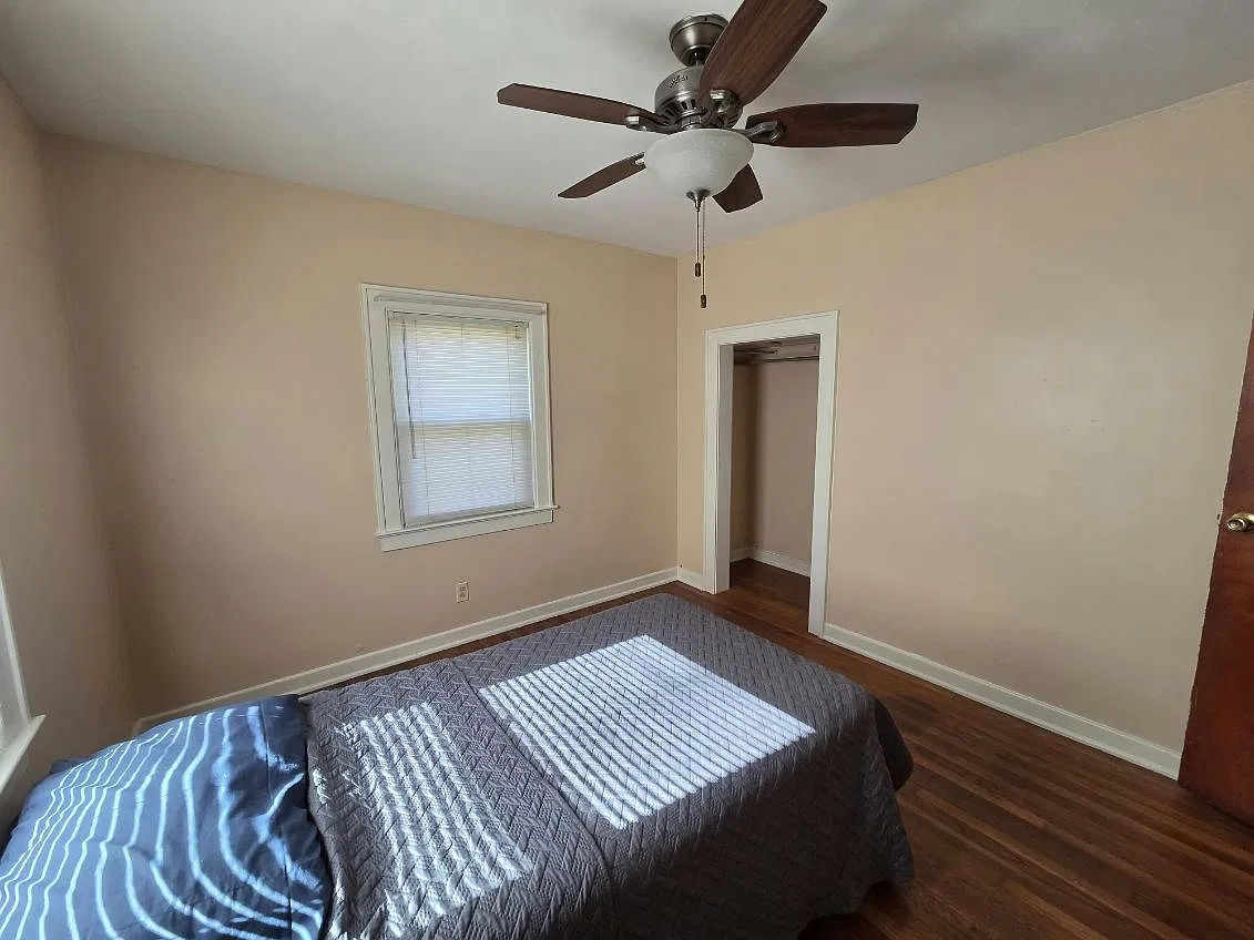 325 Lynn St — Photo 3