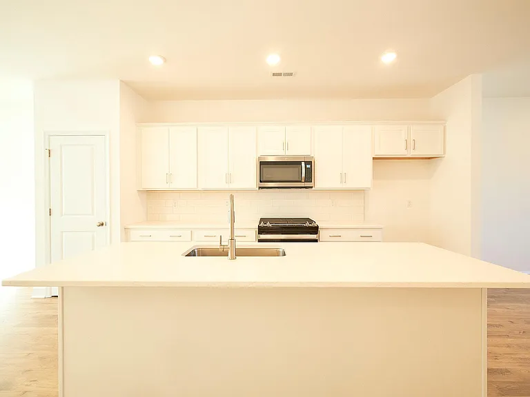 13868 Randolph Pond Ln — Photo 9