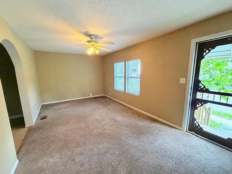 222 W Park St — Photo 5