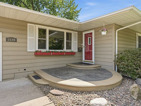 4th image of 2129 E Lexington Boulevard