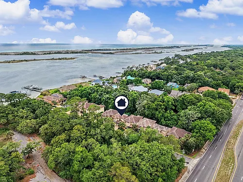 490 Soundview Ct Photo 1