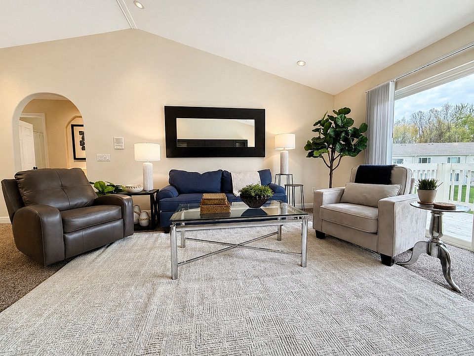 1st image of 414 Gethings Cir #414