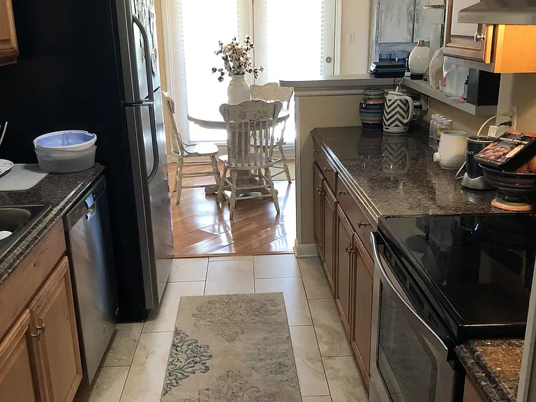 1424 Clear Brook Dr — Photo 9