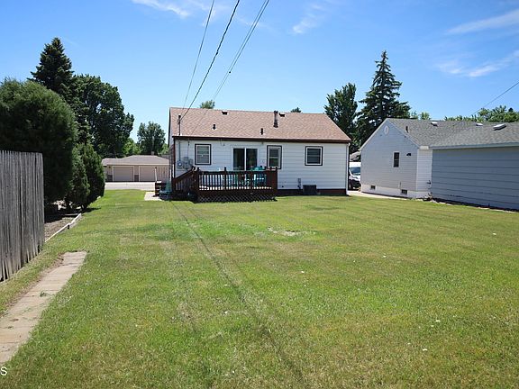 5th image of 1106 Riverview Ave