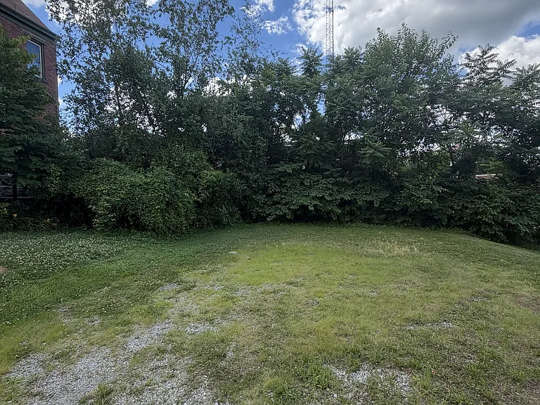 30 W 4th St S — Photo 1