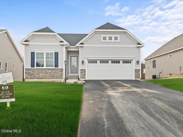 19 Magnolia Drive, Halfmoon, NY 12065