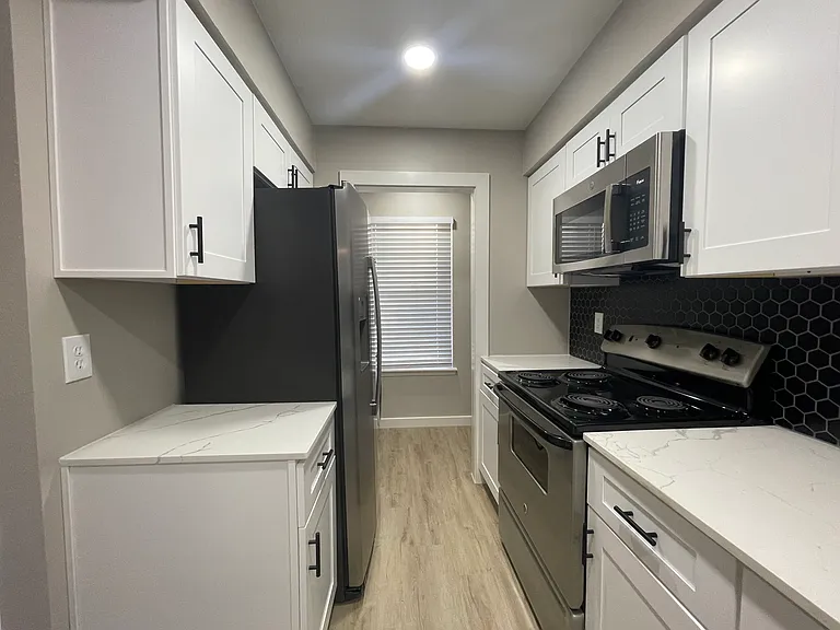 4013 1/2 Menchaca Rd #1 — Photo 13