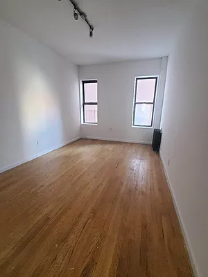 Rented by Lang Realty LLC | media 7