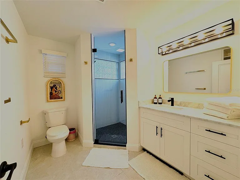 701 Broadway St — Photo 13