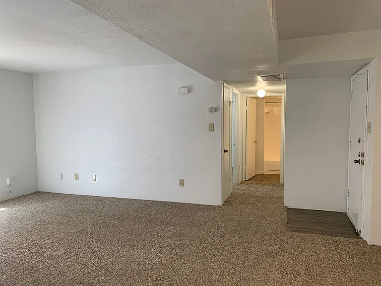 Emerald Cove Apartments — Photo 99