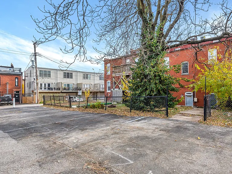 715 Barton St #715 — Photo 27