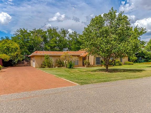 3rd image of 713 Cervantes Ct