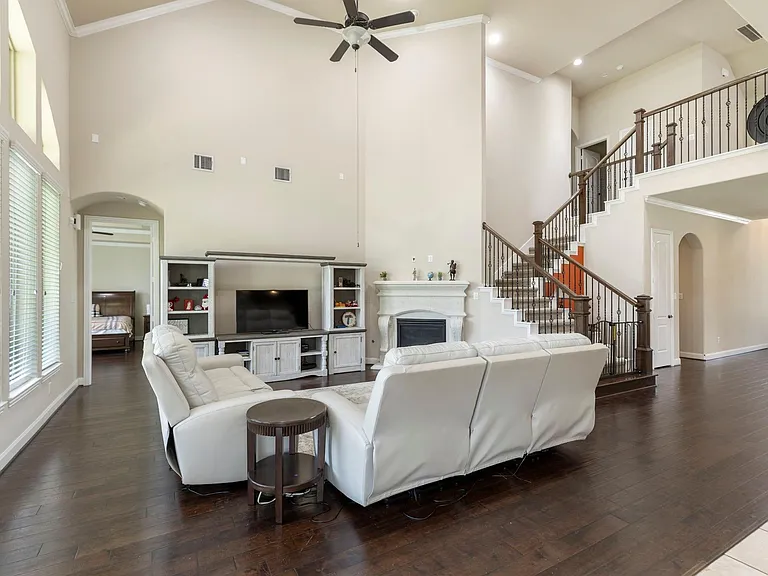9739 Reston River Ln — Photo 17