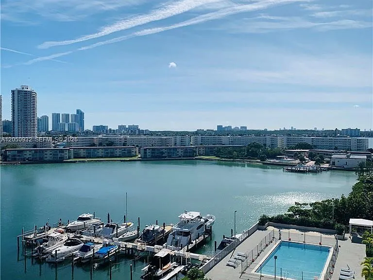 18081 Biscayne Blvd #602 — Photo 26