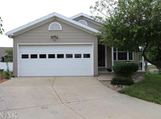 501 Wulbrun Dr, Bloomington, IL