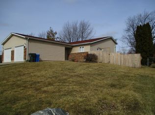 970 Kane St, South Elgin, IL 60177