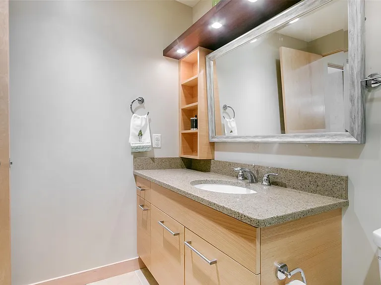 309 W Washington Ave #401 — Photo 40