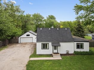 9217 S 79th Ave, Hickory Hills, IL 60457