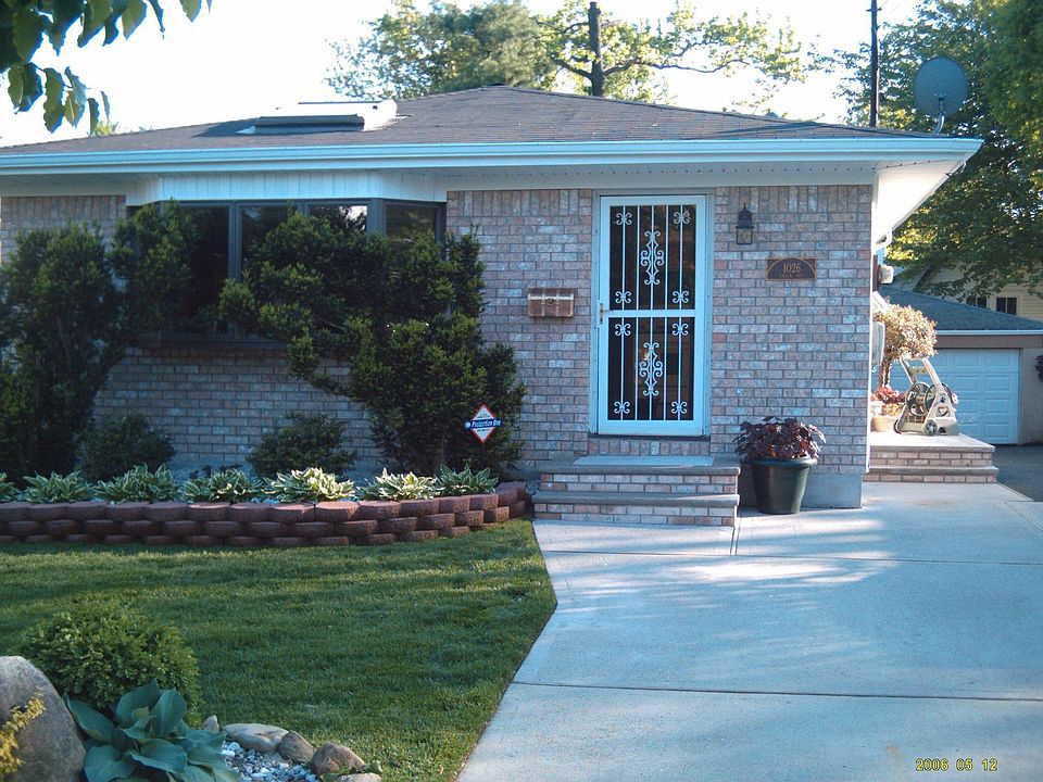 1st image of 1026 Arden Ave
