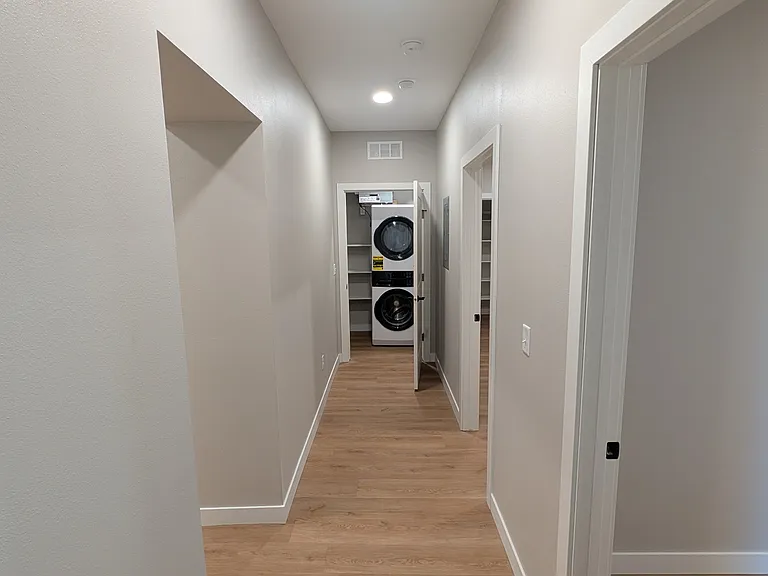 1 N Minnesota St #202 — Photo 8