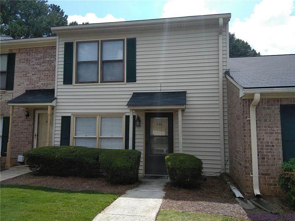 1st image of 746 Longleaf Dr