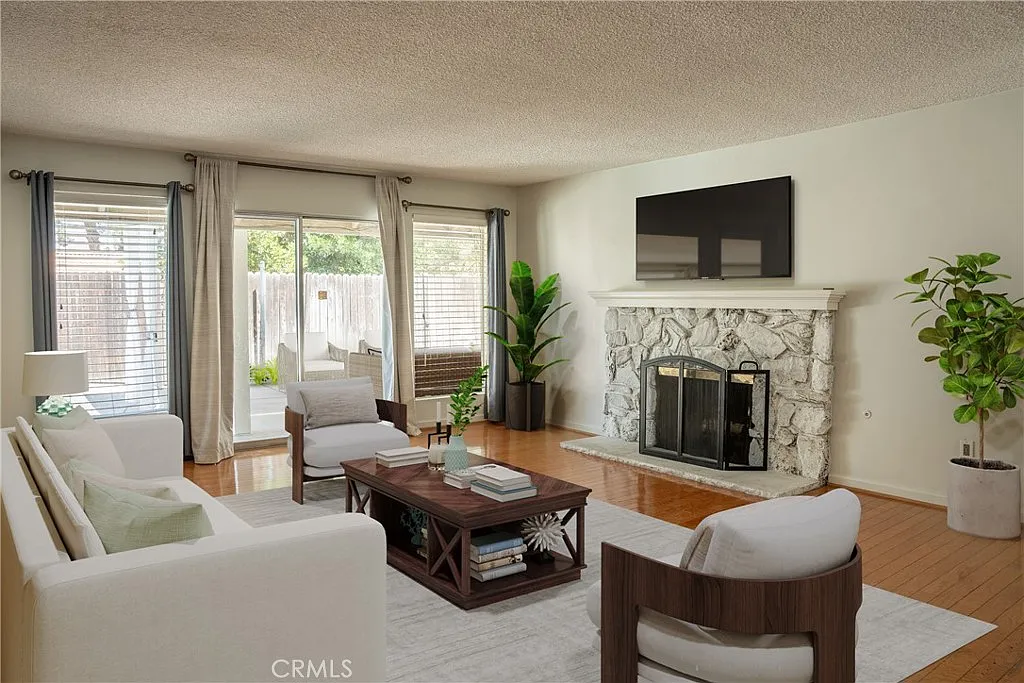 3 bed, 1791 sqft, $3,688 — Photo 1