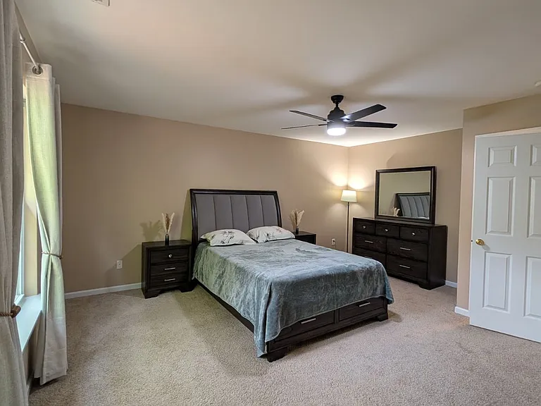 15569 Stronvar House Ln — Photo 4