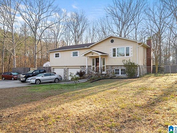 3rd image of 60 Sherry Ln