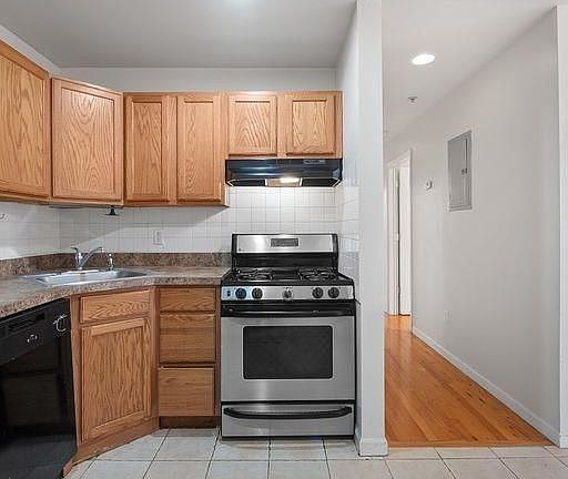 5th image of 82 Tuers Ave APT 3