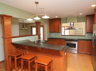 6295 26th St. N, Oakdale, MN 55128