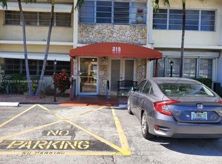 215 SE 3rd Ave APT 302D, Hallandale, FL 33009