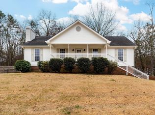 1404 Autumn Breeze Ln, Soddy Daisy, TN 37379