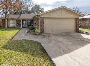 1816 Tobie Layne St, Benbrook, TX 76126