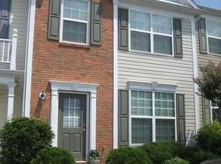 956 Prestwyck Ct, Alpharetta, GA 30004