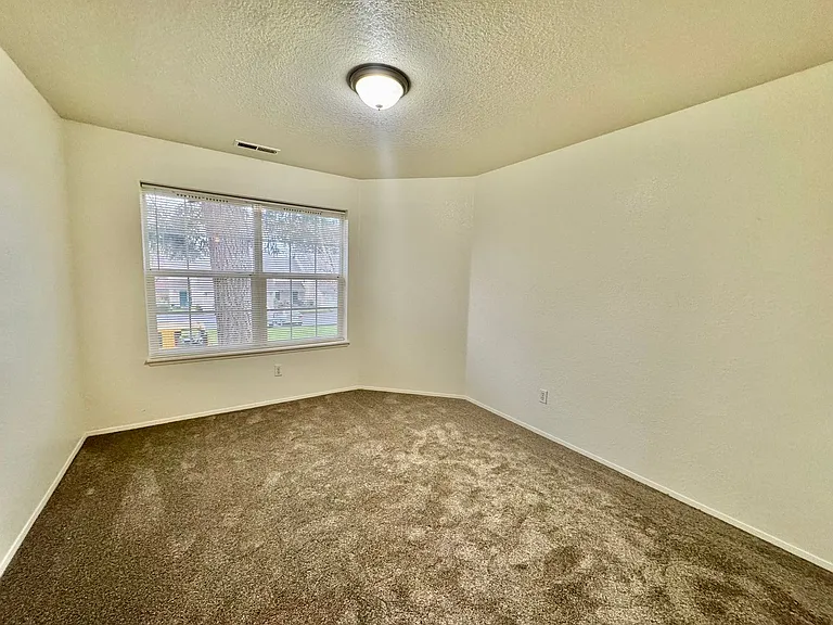 4701 NE 77th Ave #D-16 — Photo 31