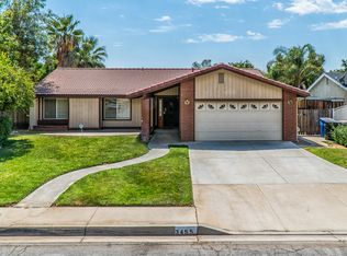 3455 Oleander Dr, Highland, CA 92346
